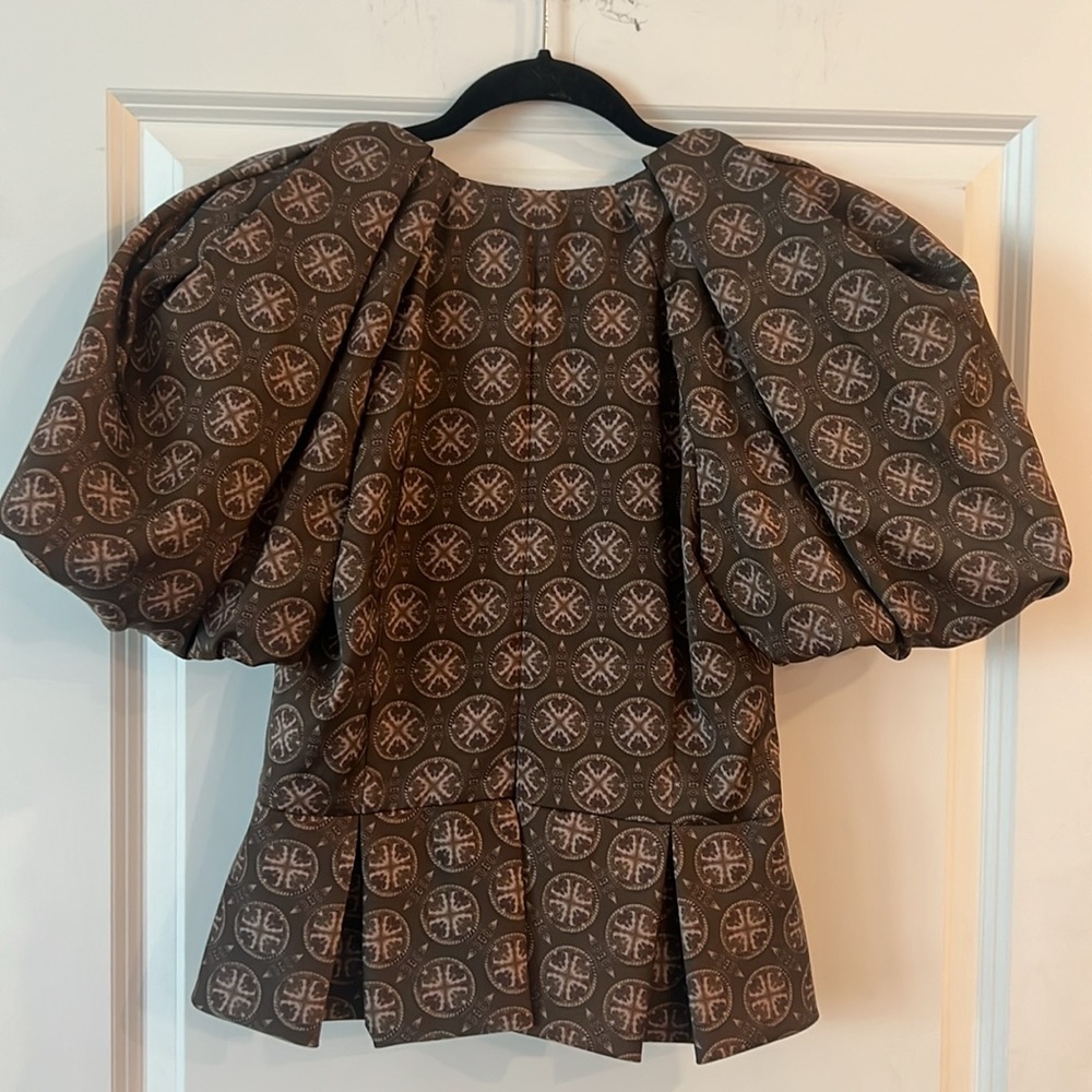 NWTAntonio Melani x Courtney Grow Delphine Medallion Printed  Ruffle Hem Blouse - Picture 4 of 8